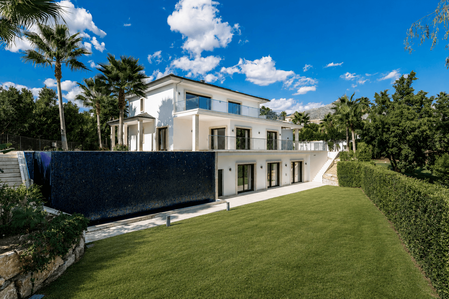 5-dorm. Villa en Nueva Andalucia