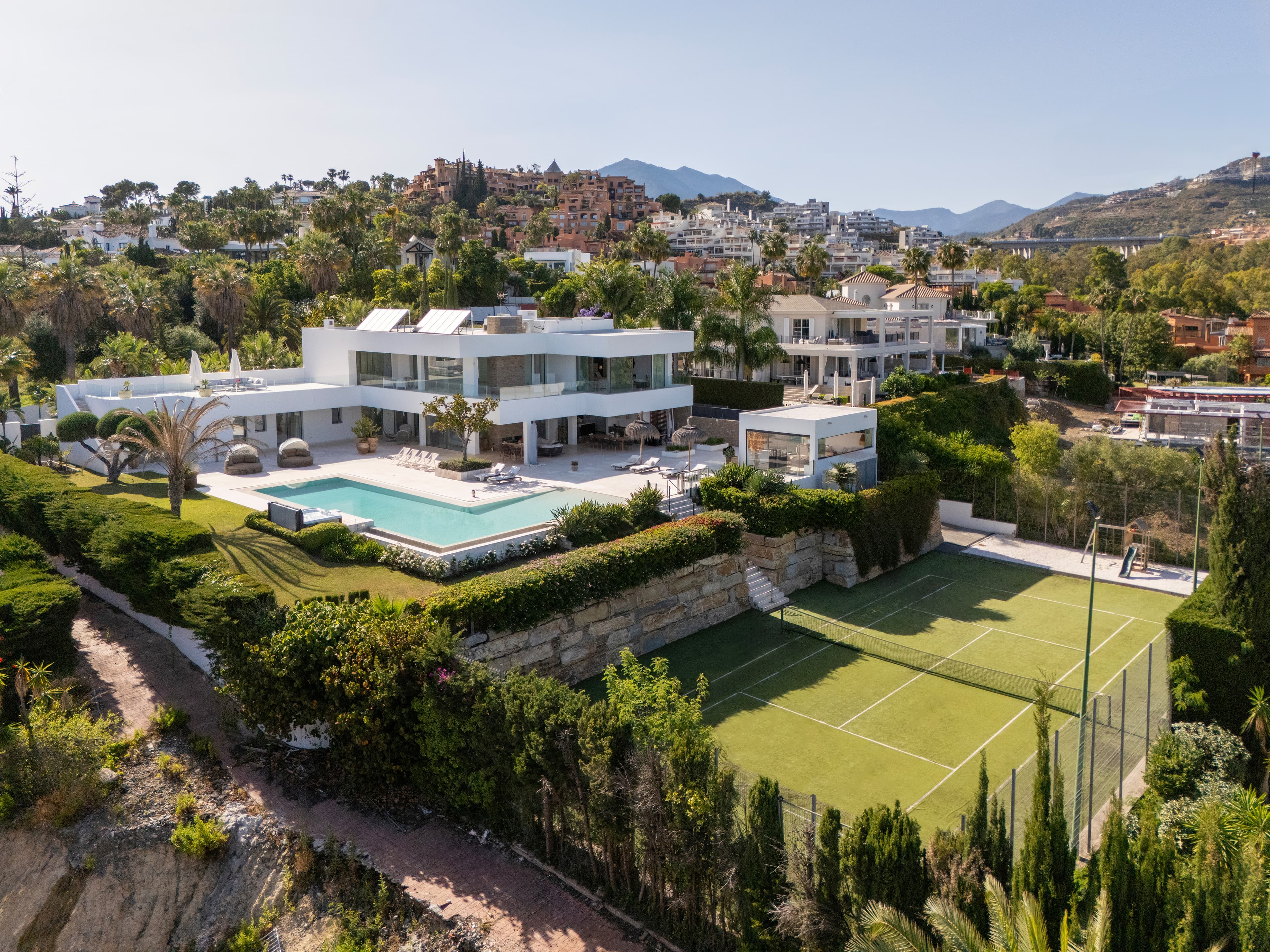 7-dorm. Villa en Nueva Andalucia