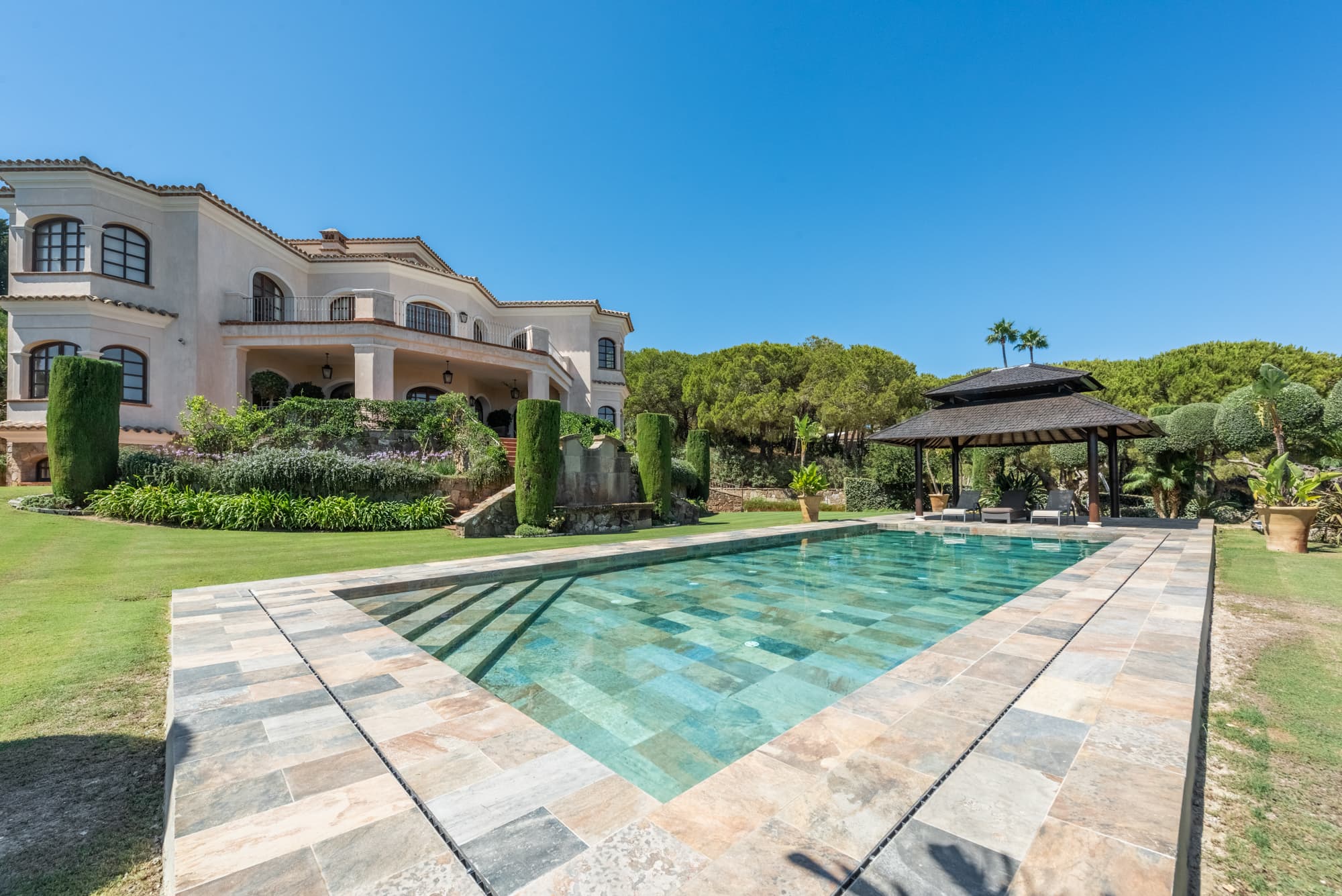 5-bed Villa in Sotogrande Alto