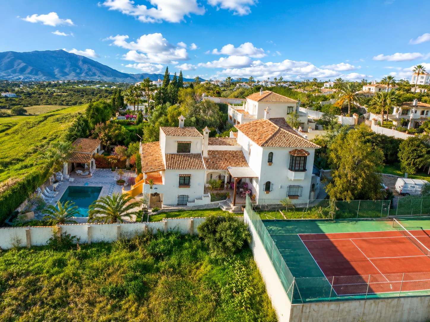 5-bed Villa in Estepona West