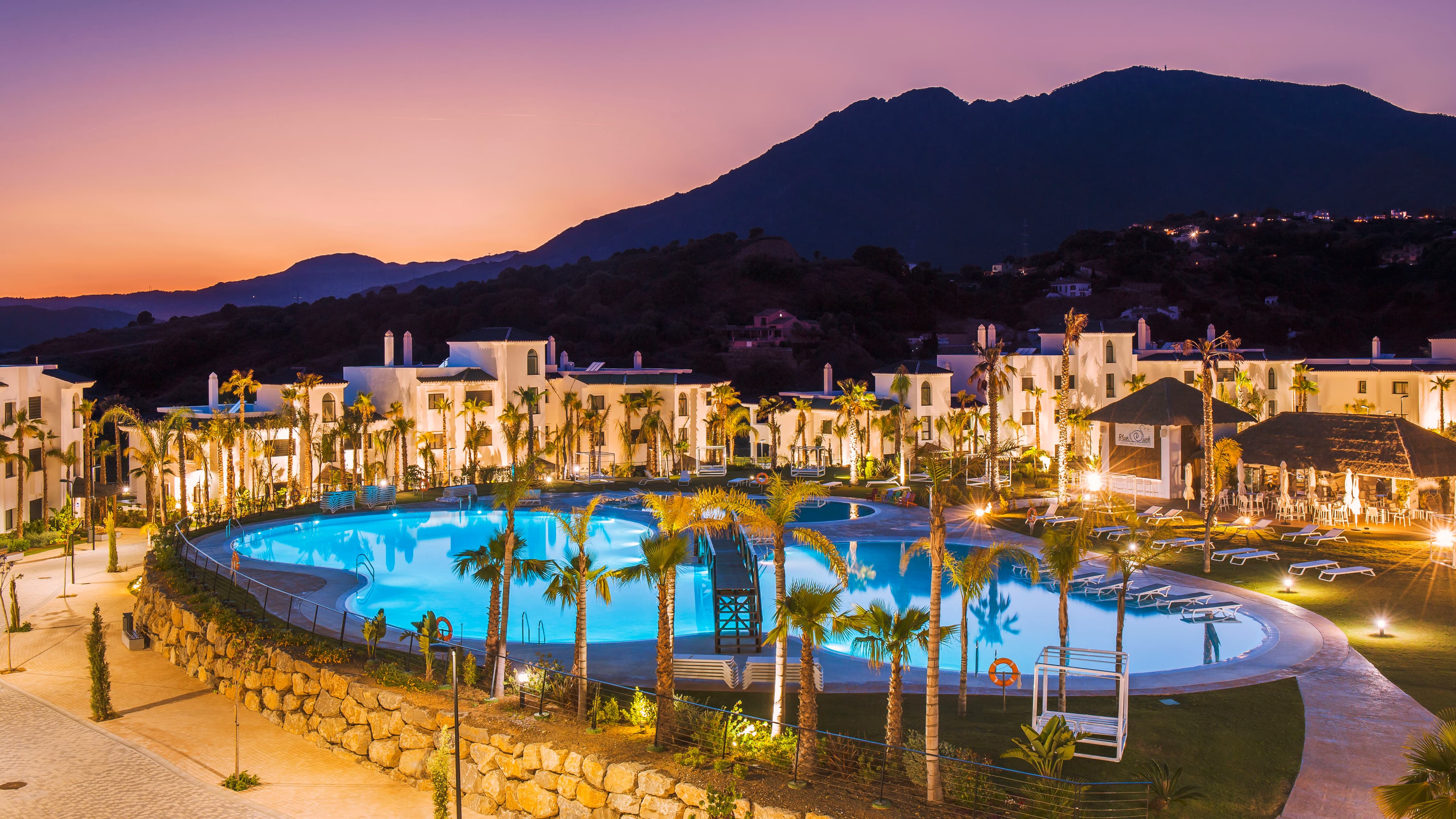 4-bed Apartment in Altos de Estepona