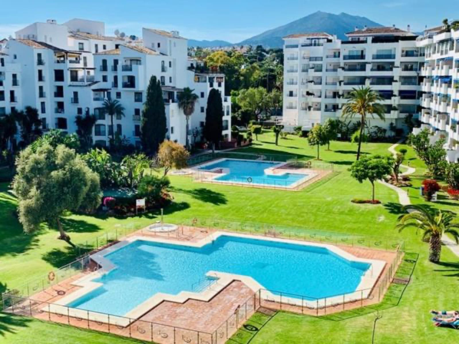 3-bed Apartment in Marbella - Puerto Banus