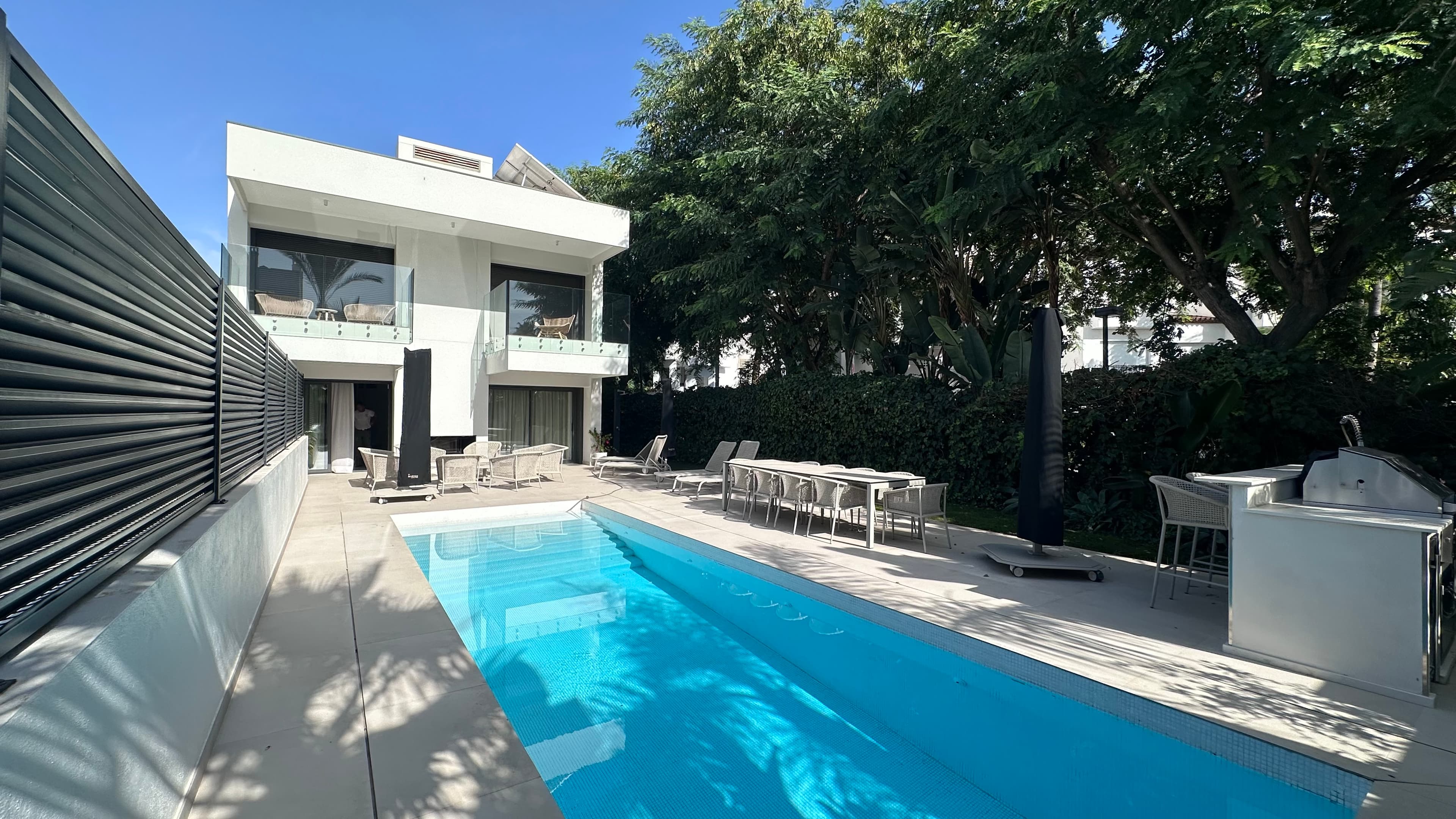 4-bed Villa in Marbella - Puerto Banus