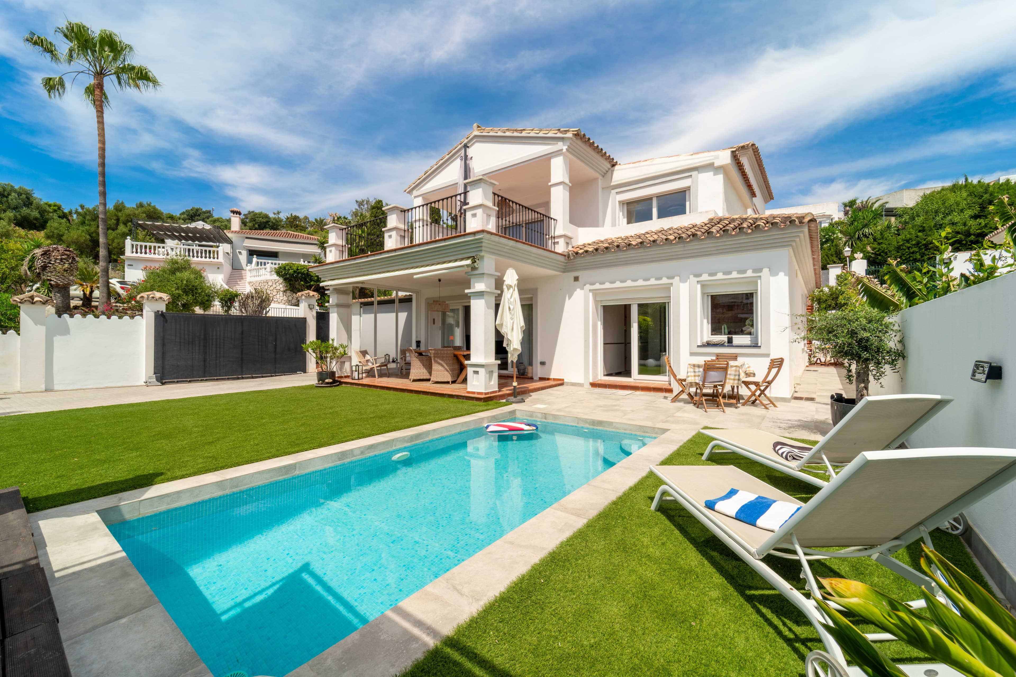 4-dorm. Villa en Cerros del Aguila