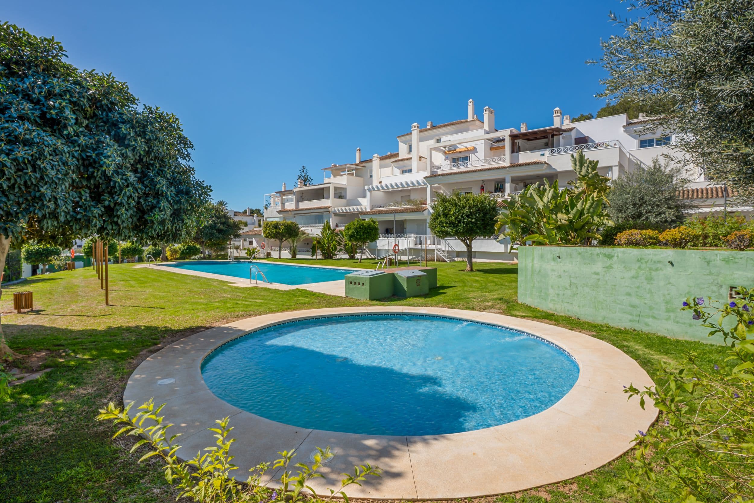 2-dorm. Apartamento en Marbella Este