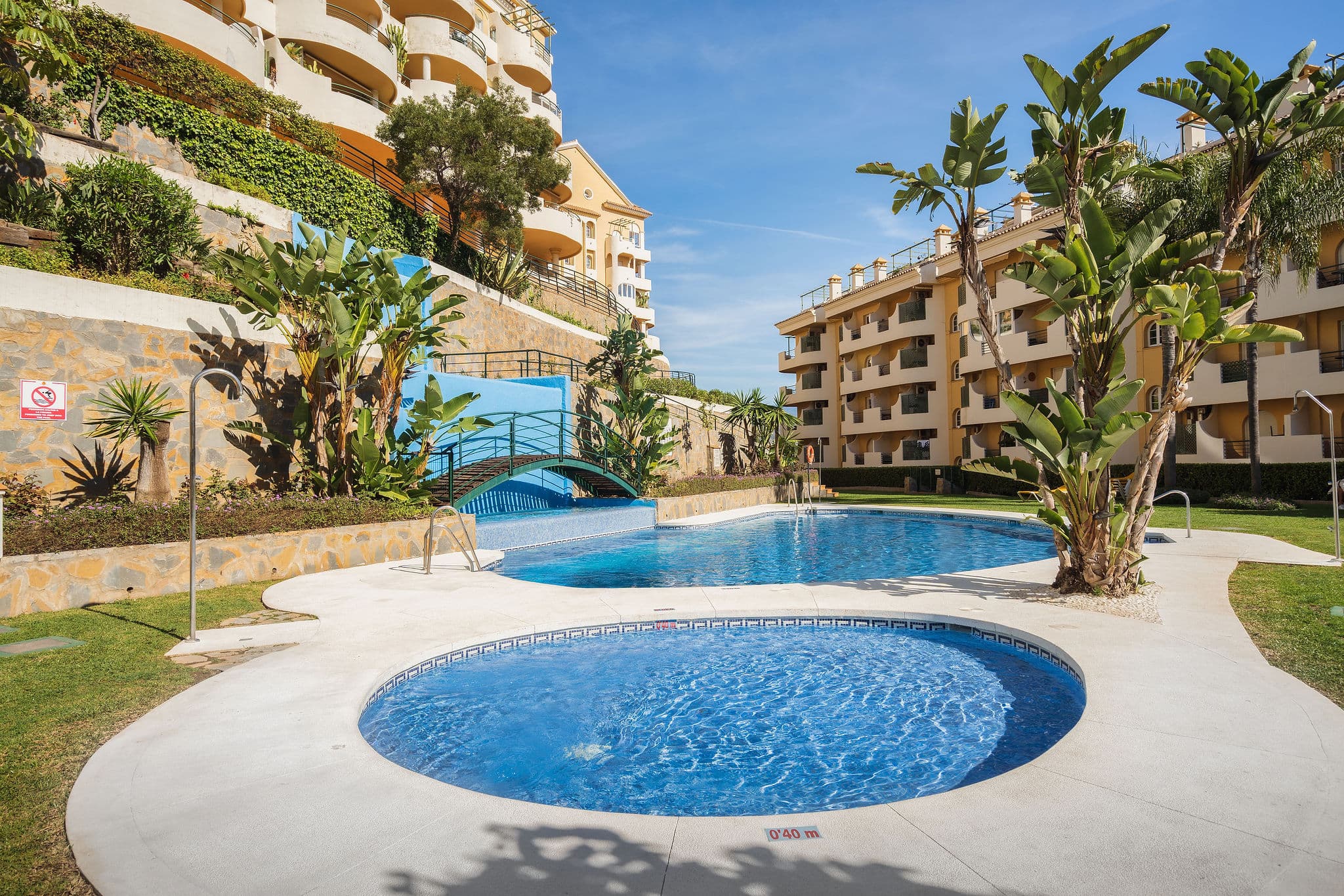 2-bed Apartment in Nueva Andalucia
