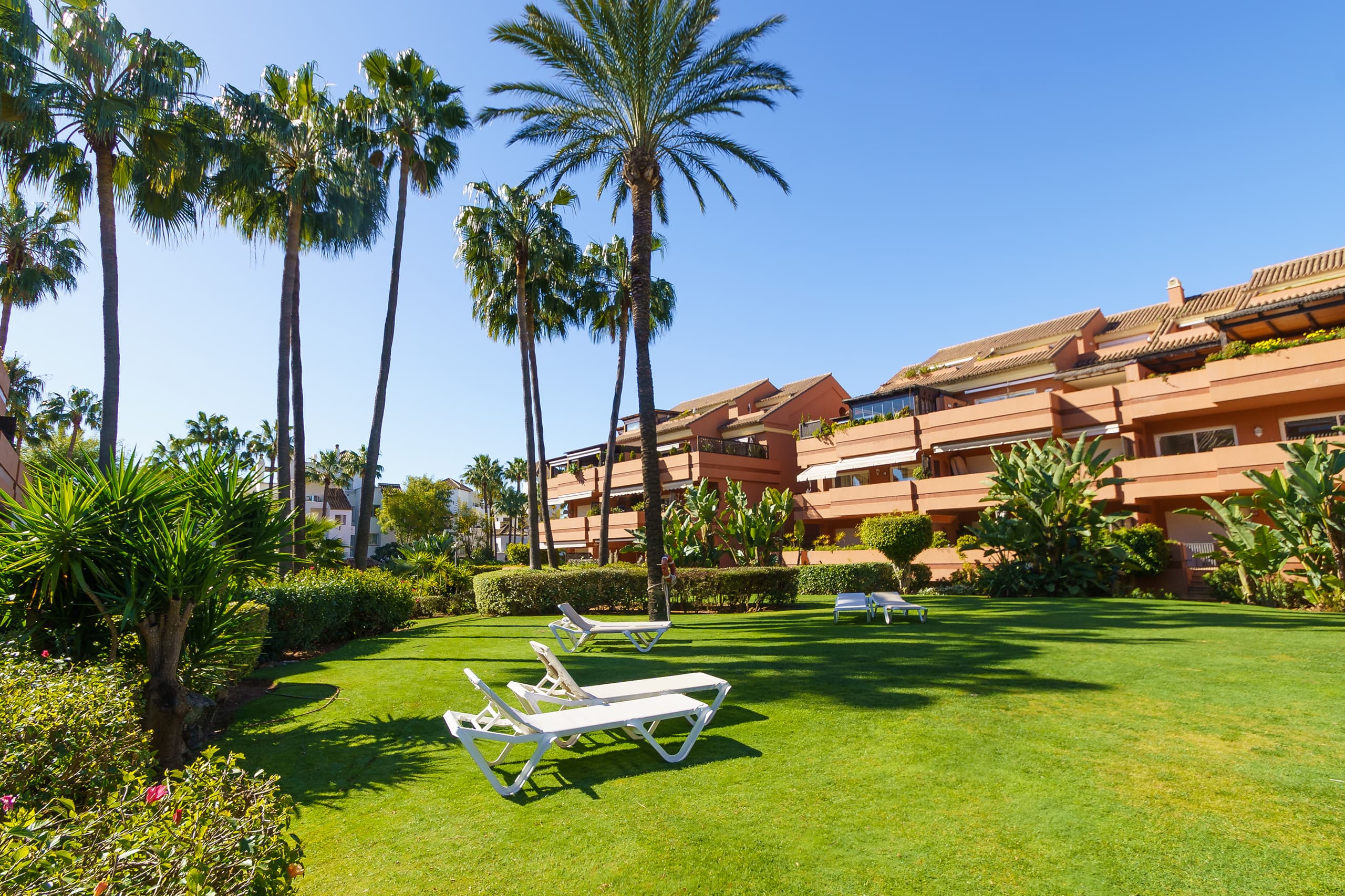2-bed Apartment in Marbella - Puerto Banus