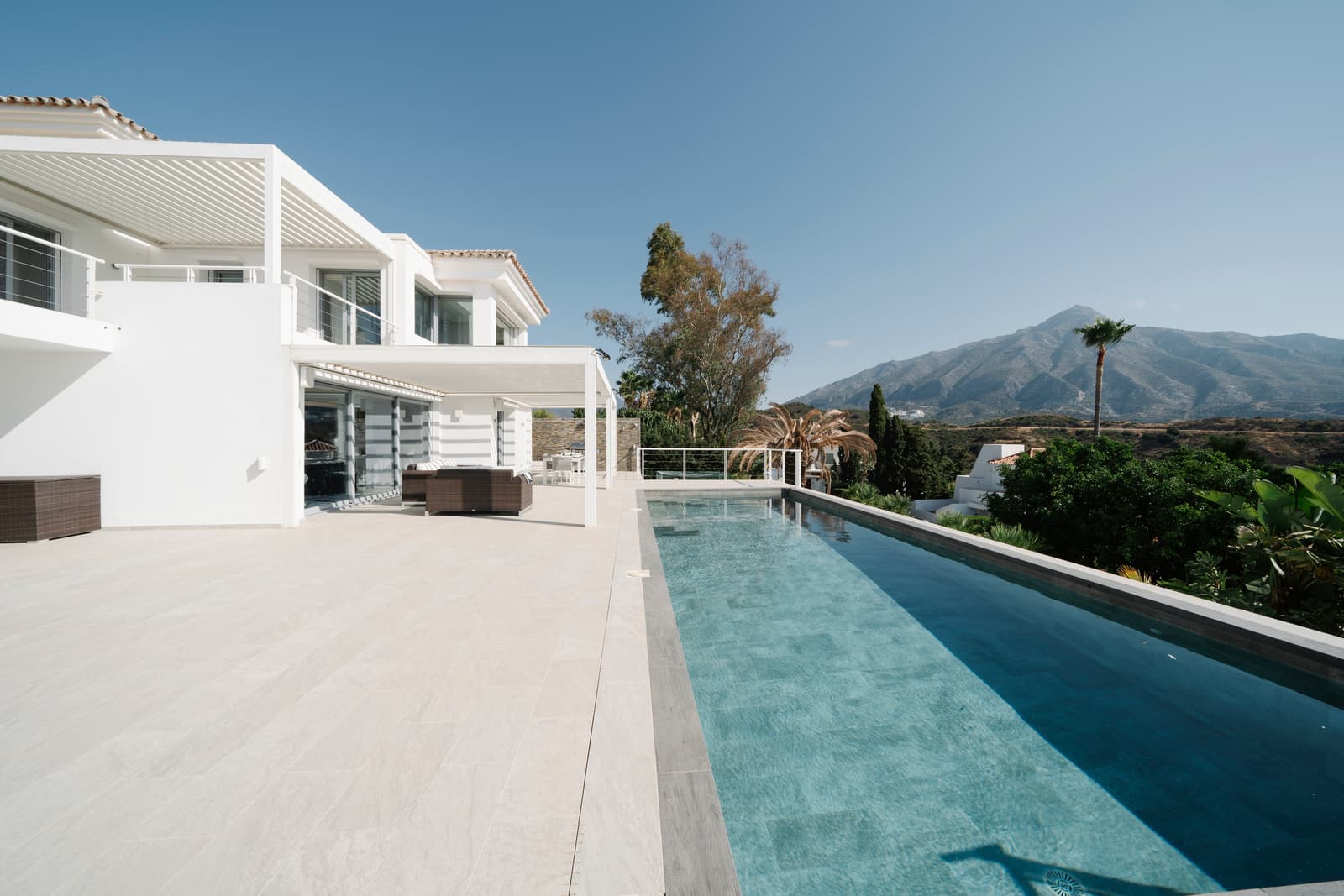 5-dorm. Villa en Nueva Andalucia