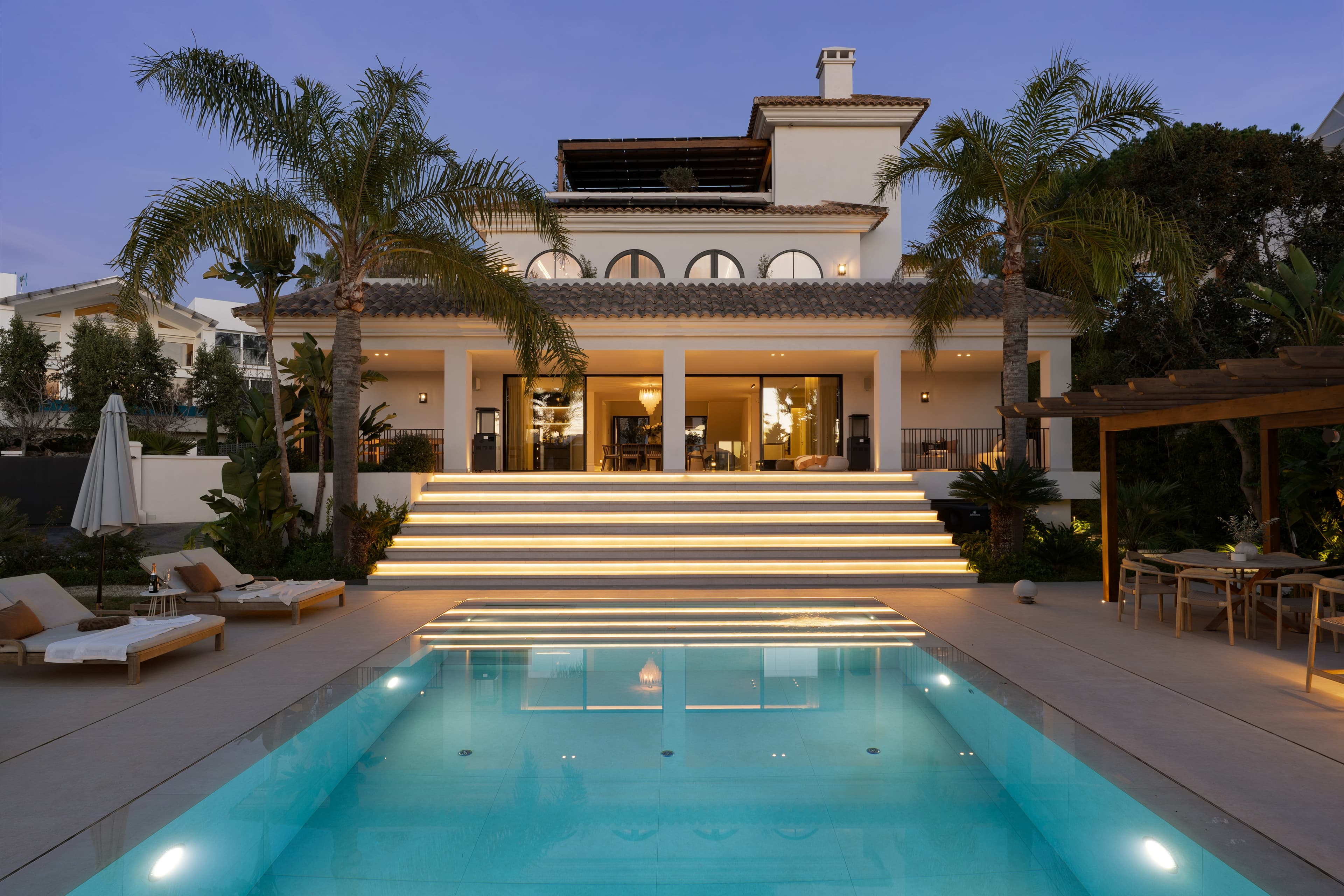 6-bed Villa in Nueva Andalucia