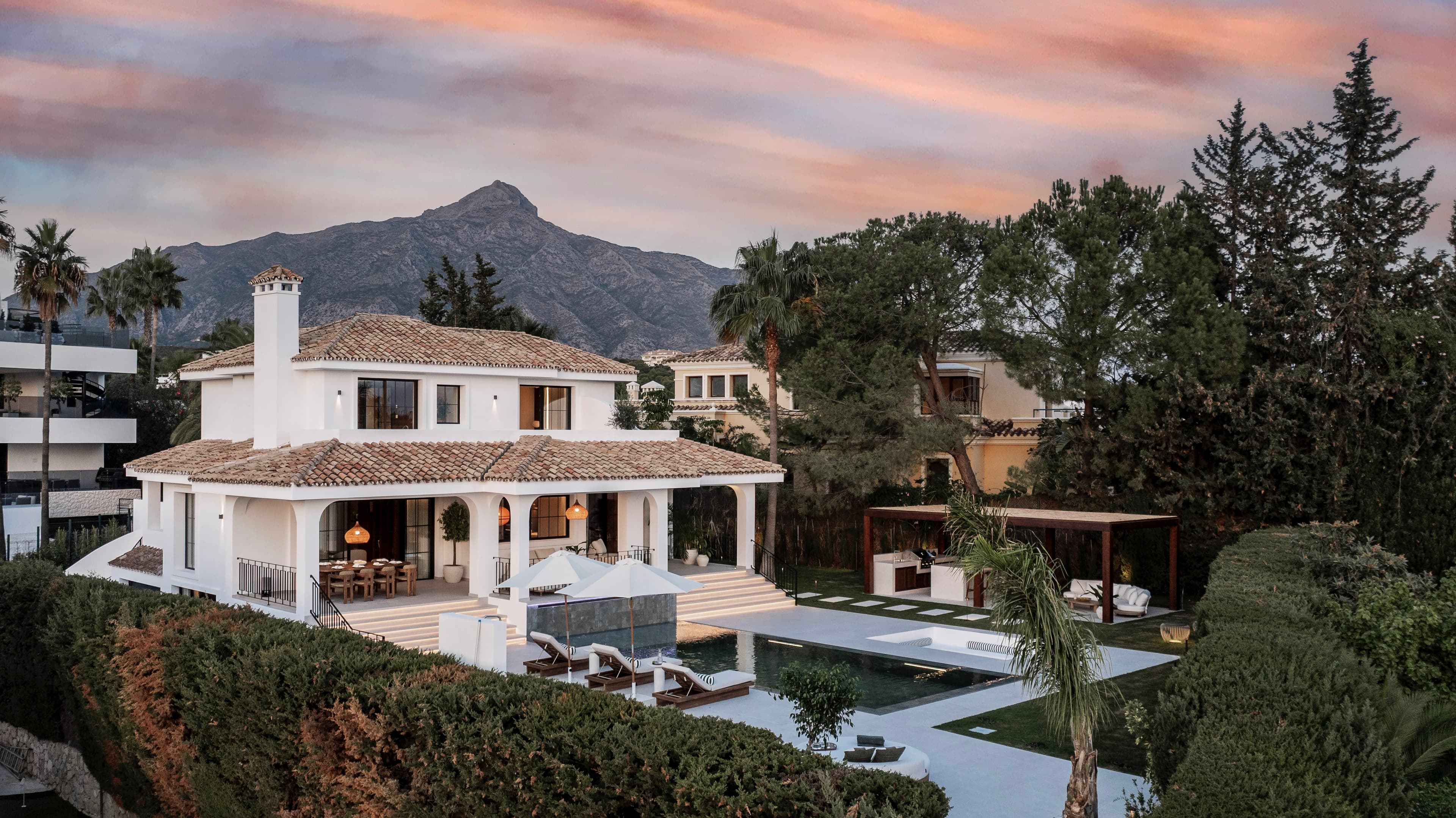5-bed Villa in Nueva Andalucia