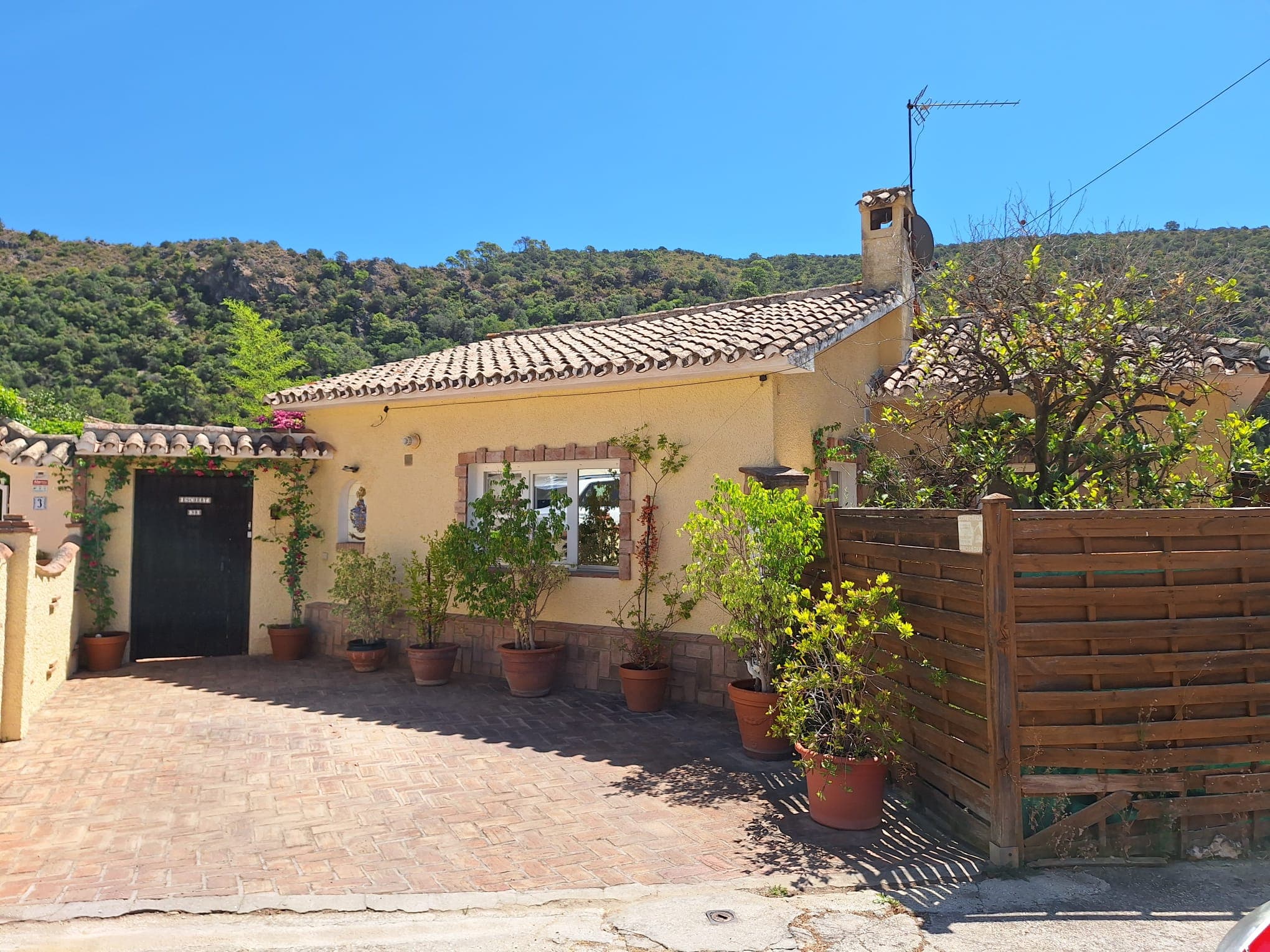 2-bed Villa in Benahavis Centro