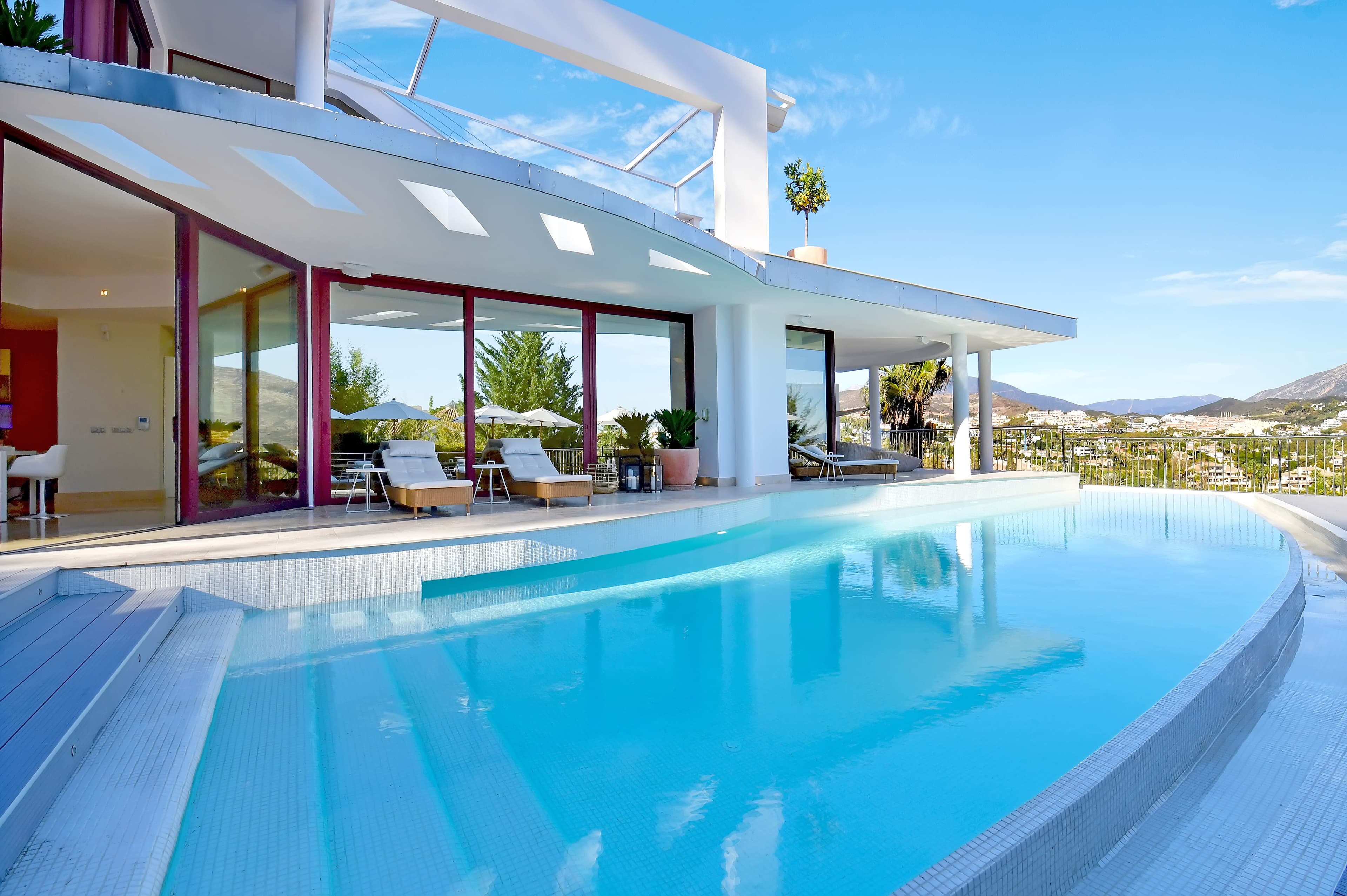 7-slaapk. Villa in Nueva Andalucia