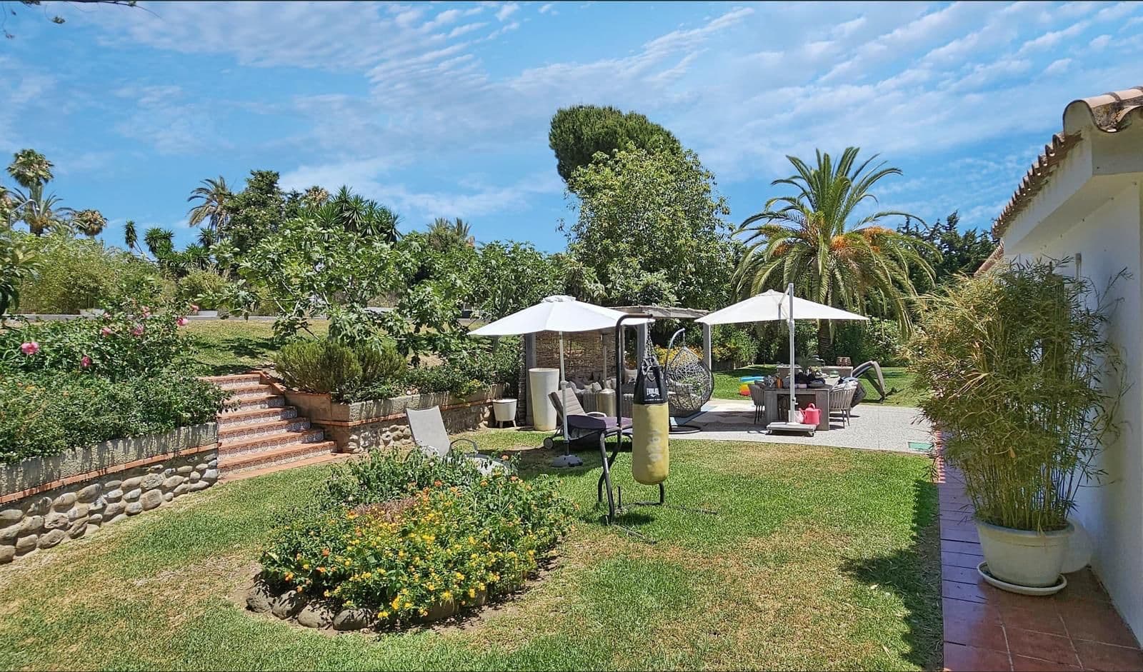 5-bed Villa in Estepona East