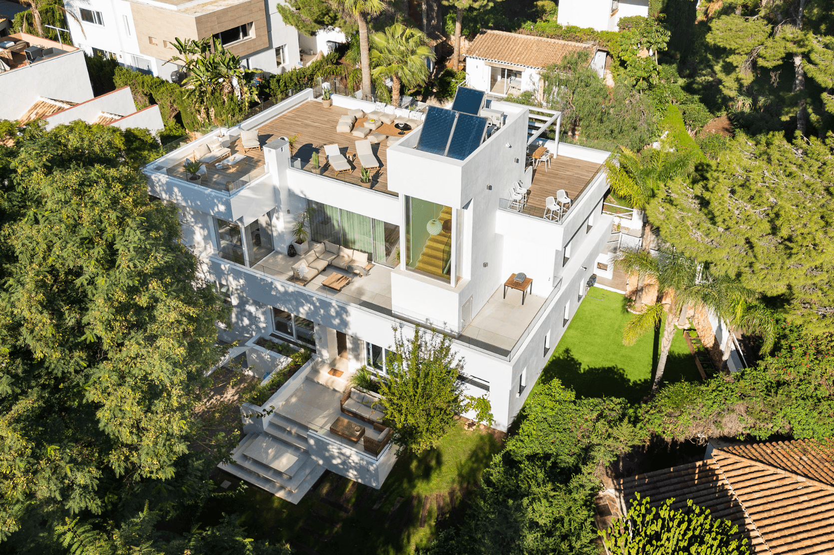 5-bed Villa in Nueva Andalucia