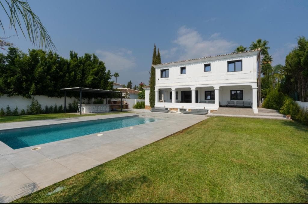 6-slaapk. Villa in Nueva Andalucia