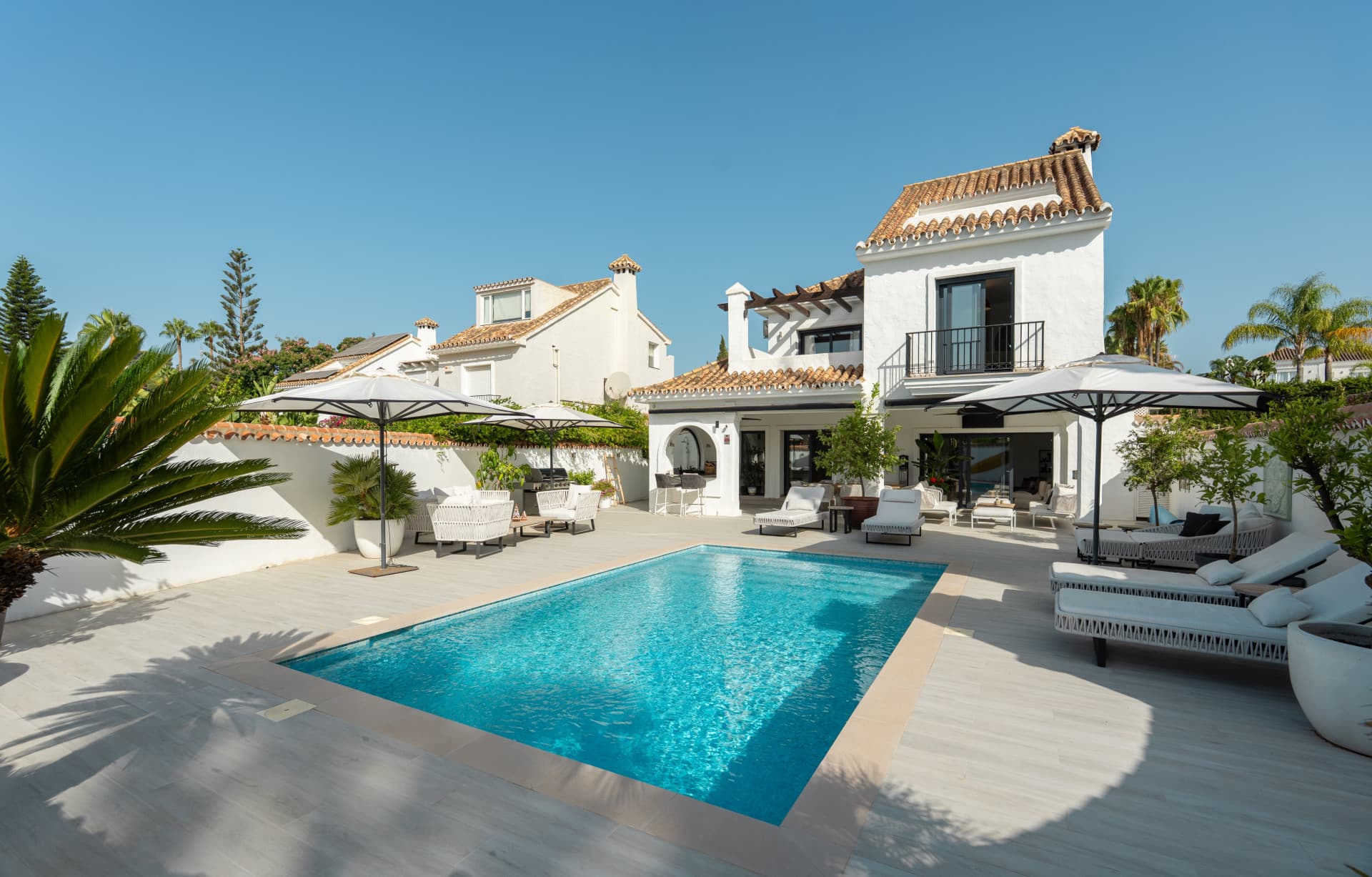 5-bed Villa in Nueva Andalucia