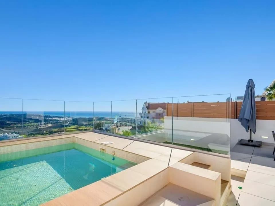 3-bed Apartment in Calanova Golf