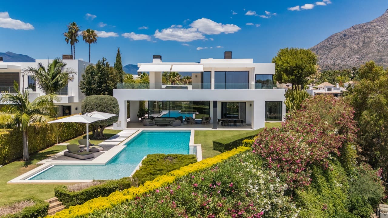 5-bed Villa in Marbella Golden Mile