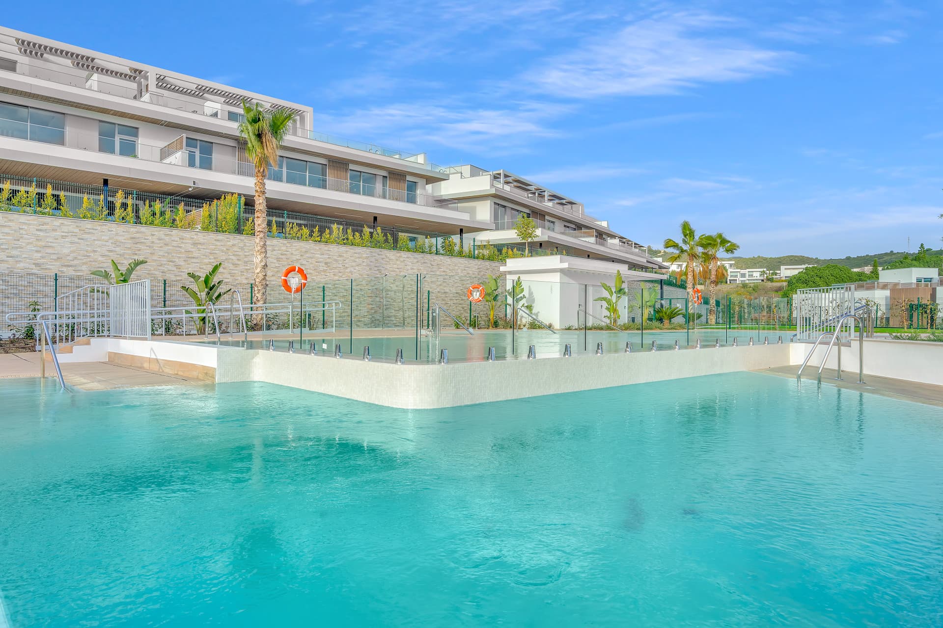 4-bed Apartment in Marbella Este