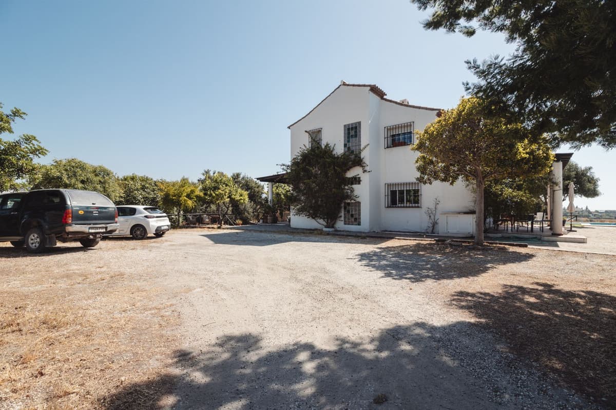 4-bed Villa in Estepona