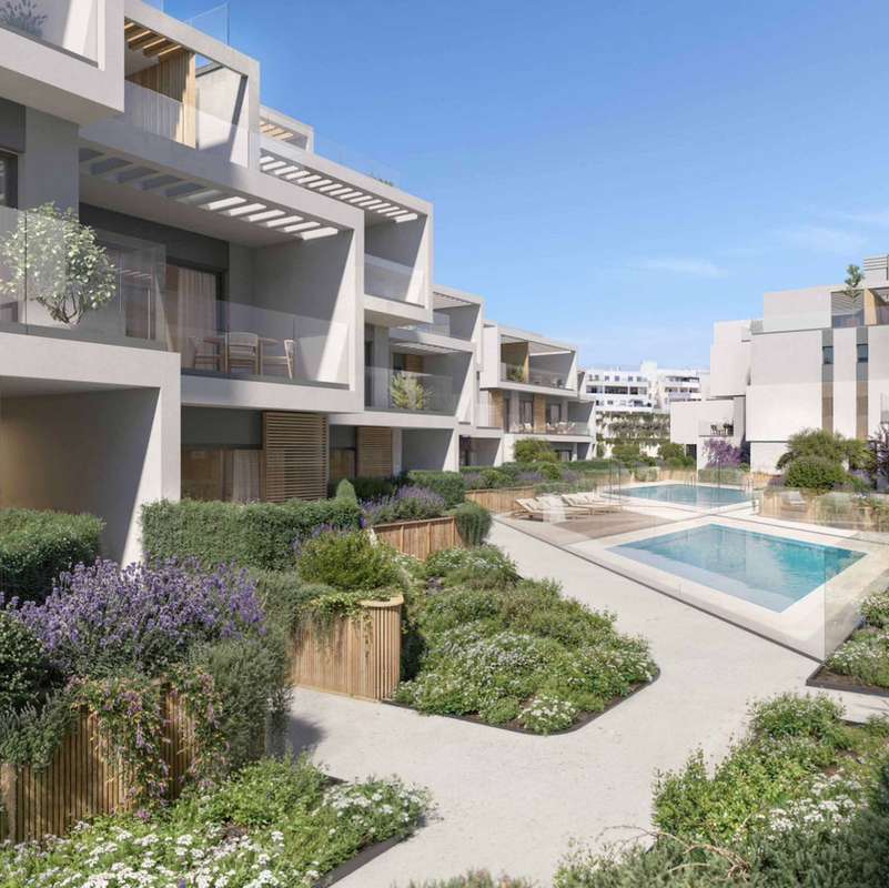 2-bed Apartment in Nueva Andalucía