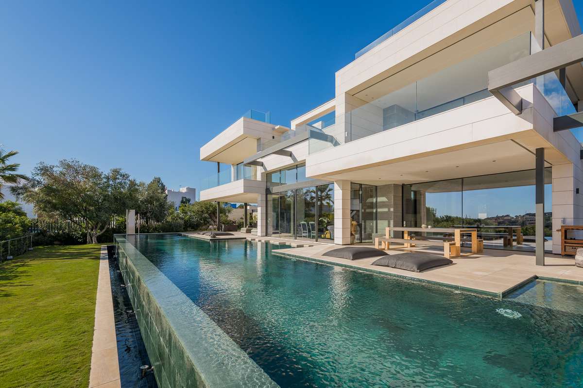 6-bed Villa in Marbella