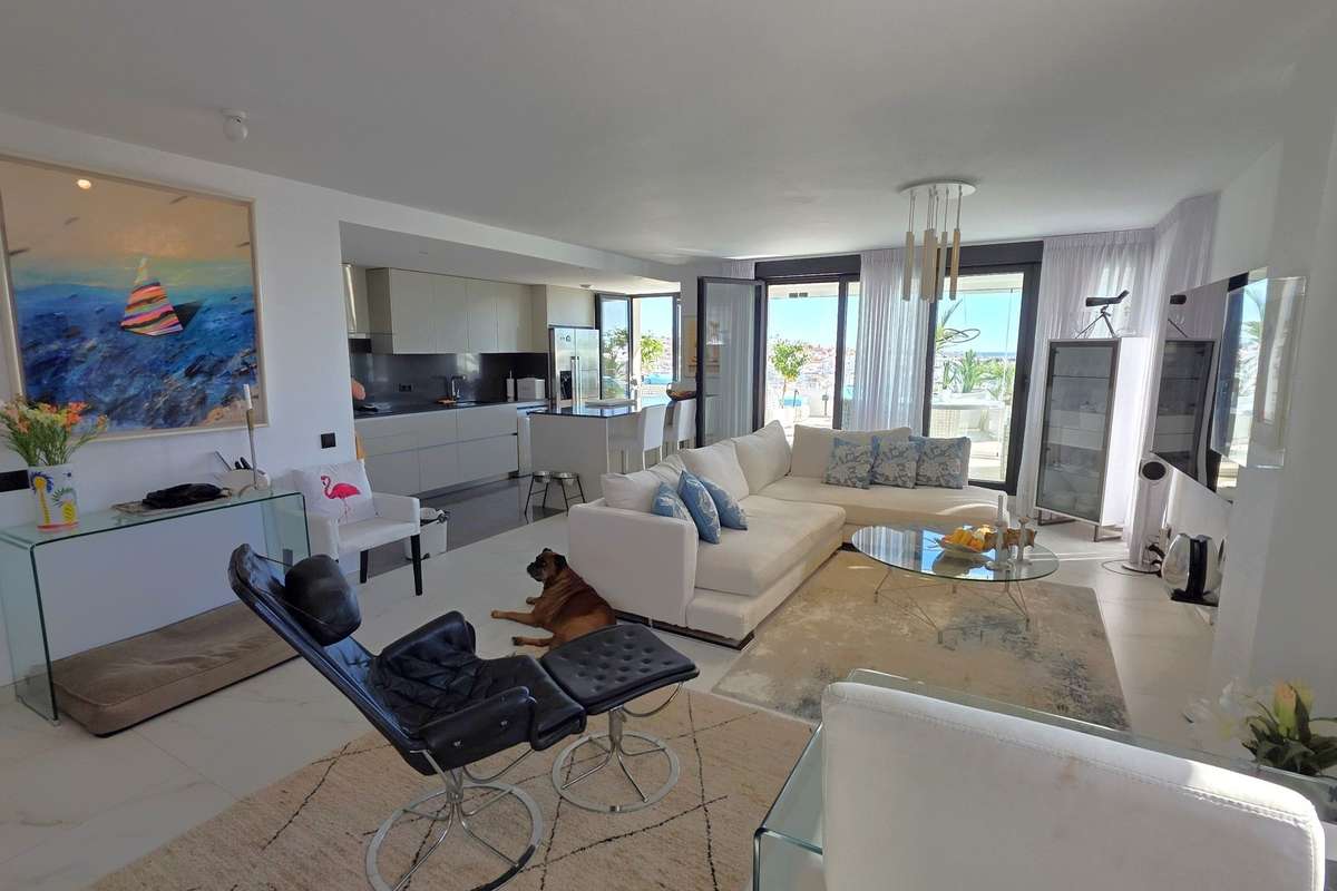 3-bed Apartment in Estepona