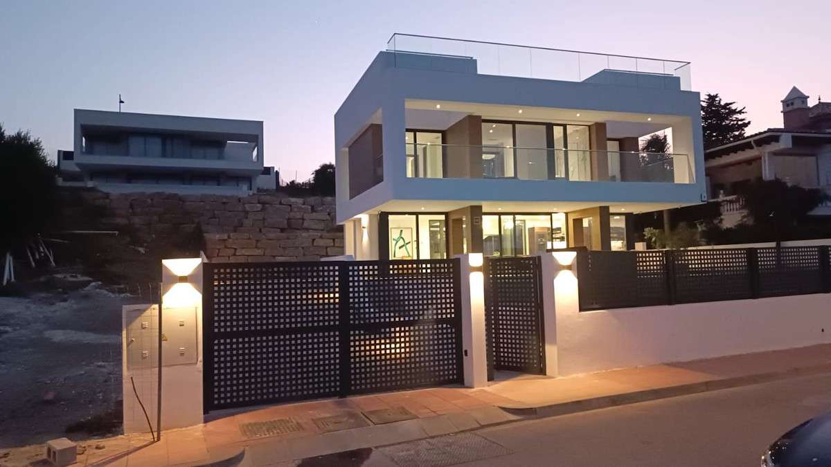 3-bed Villa in Estepona