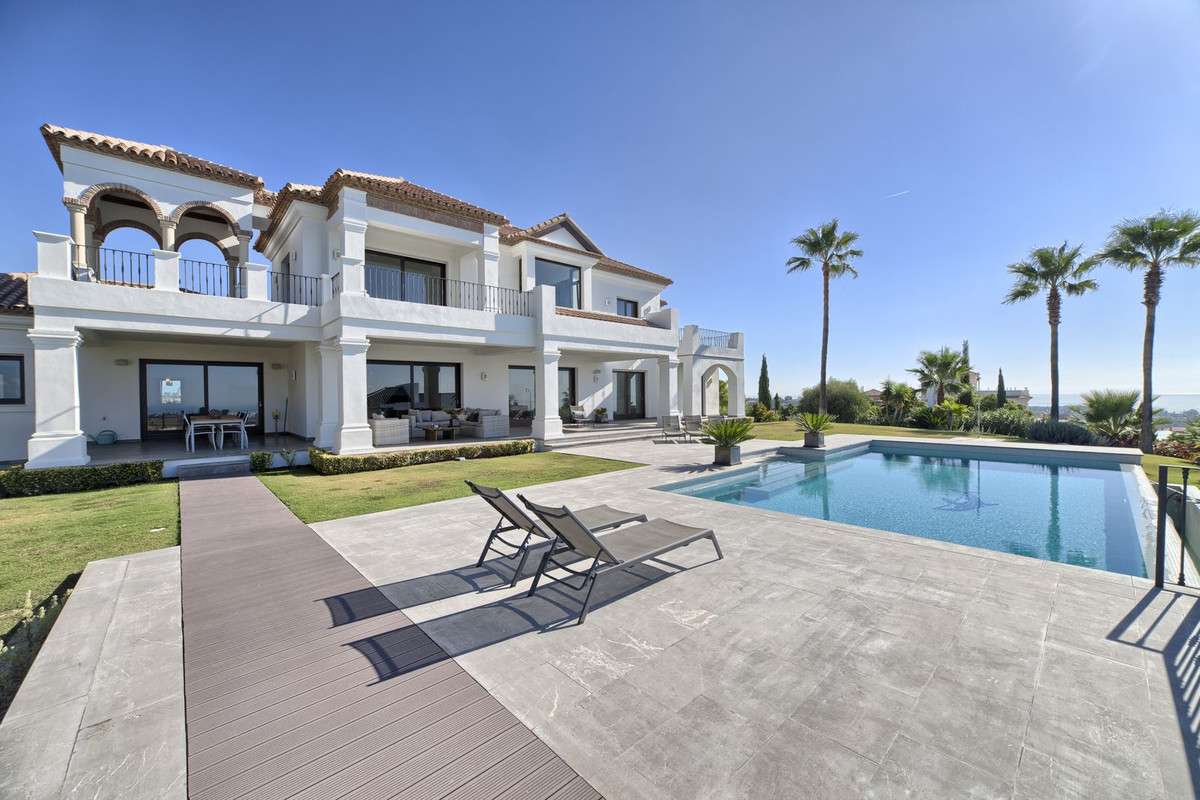 6-bed Villa in Benahavís