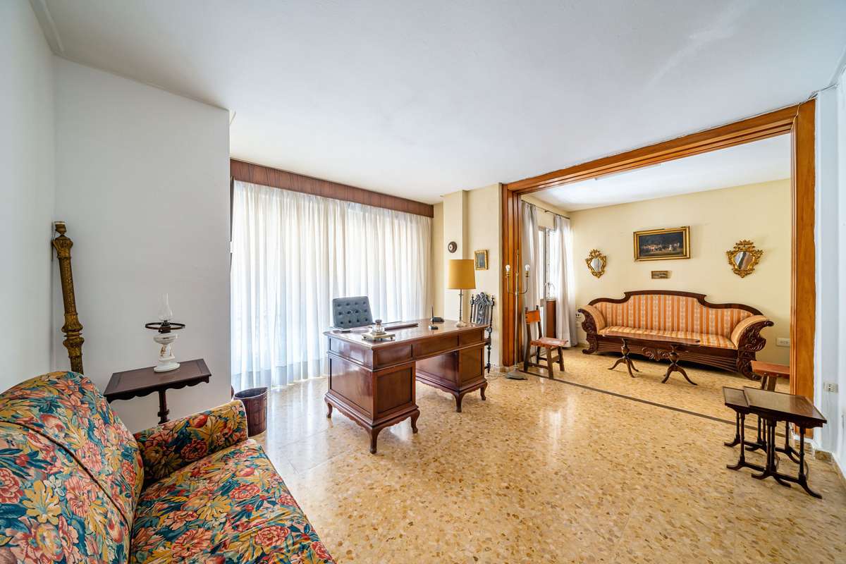 4-bed Apartment in Málaga