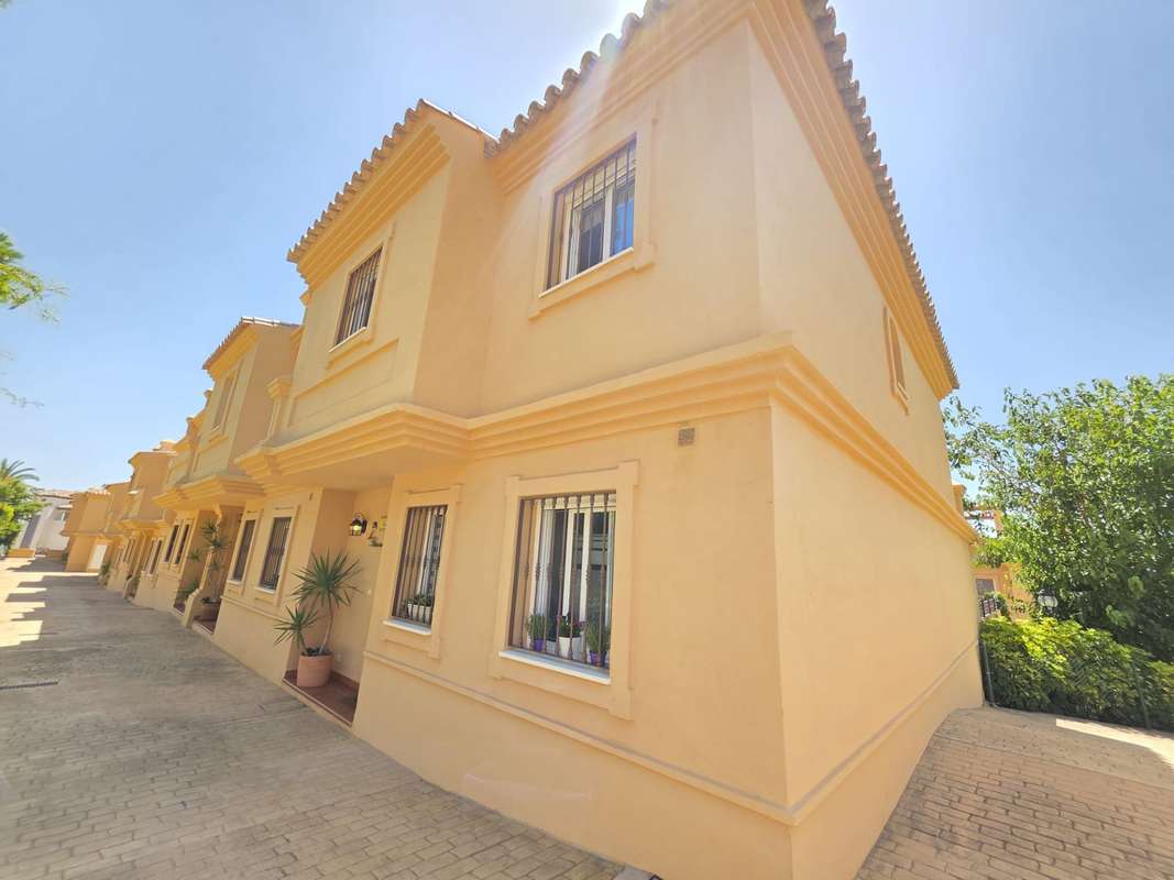 3-bed Townhouse in Estepona