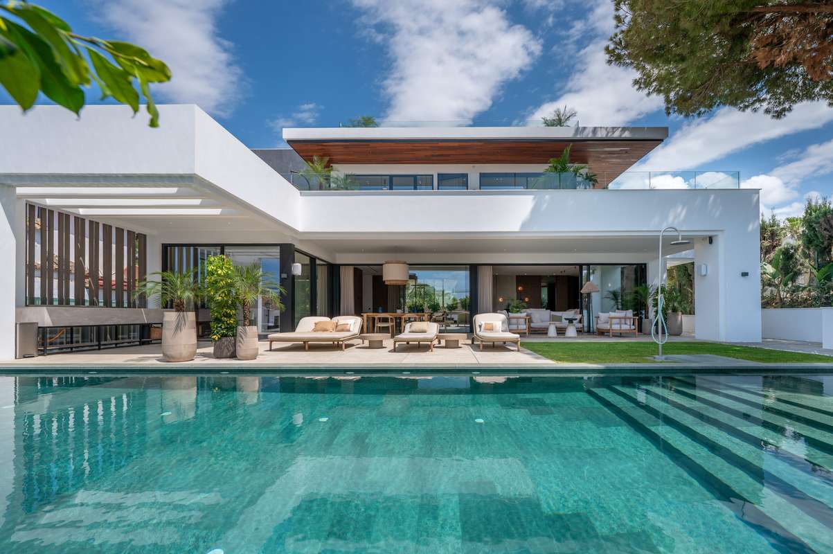 6-bed Villa in Marbella Este