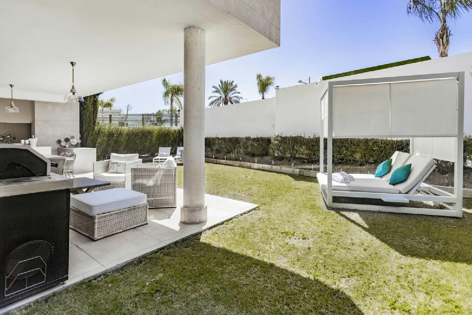 2-bed Apartment in Estepona