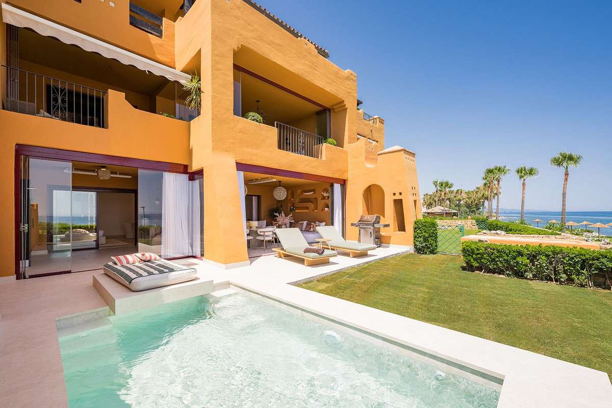 4-bed Apartment in Estepona