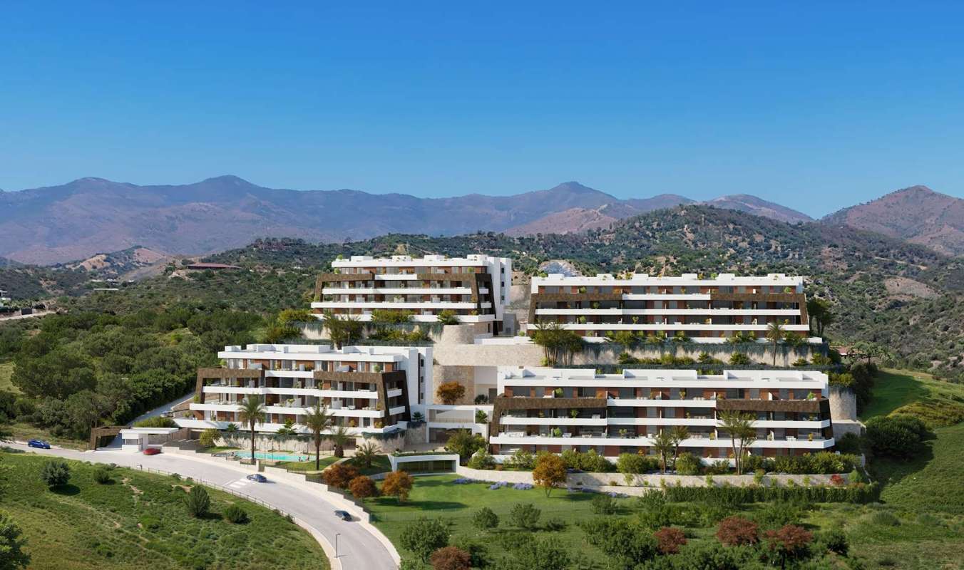 4-bed Apartment in Estepona
