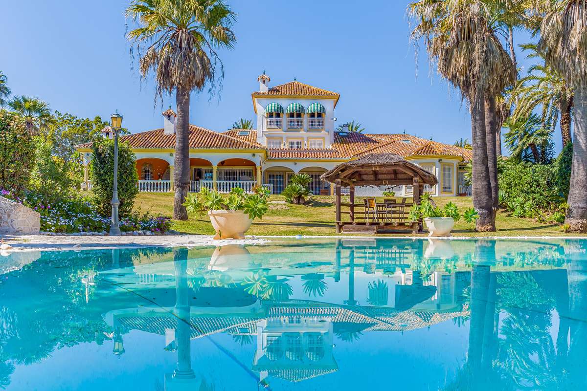 8-bed Villa in Mijas