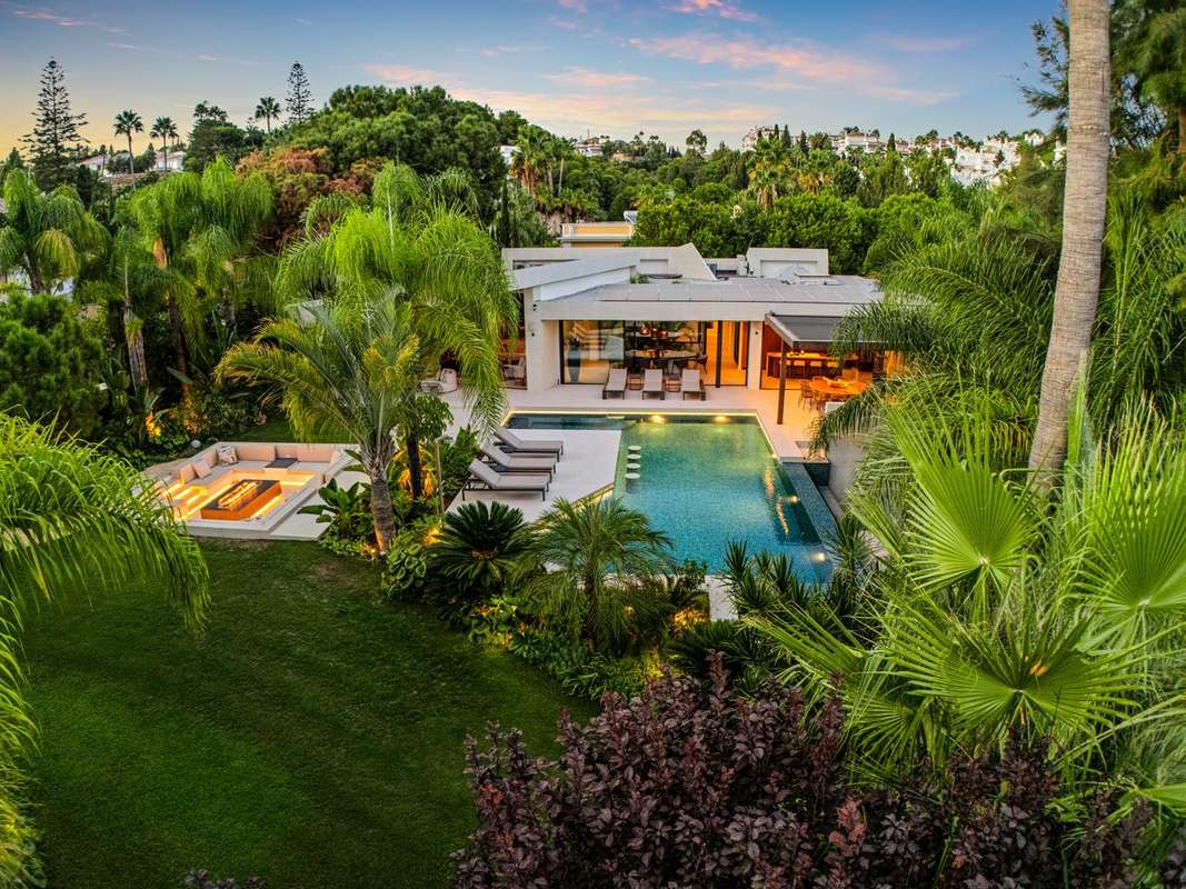 5-bed Villa in Marbella Este