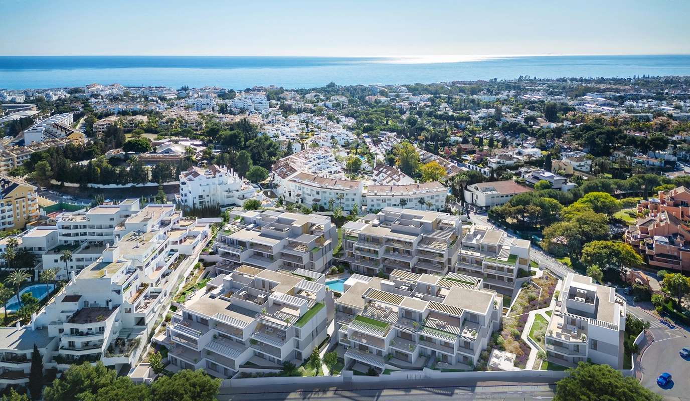 4-bed Apartment in Nueva Andalucía