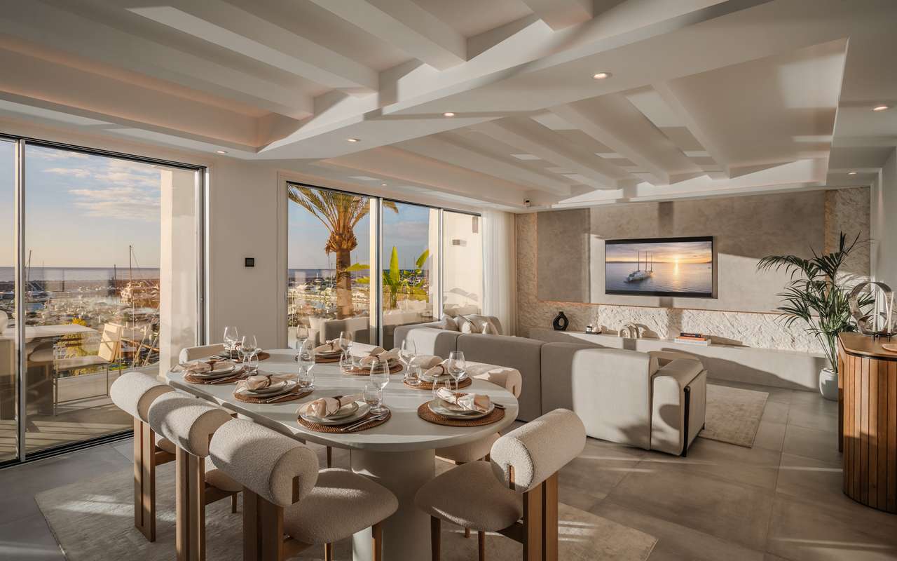 4-bed Apartment in Nueva Andalucía