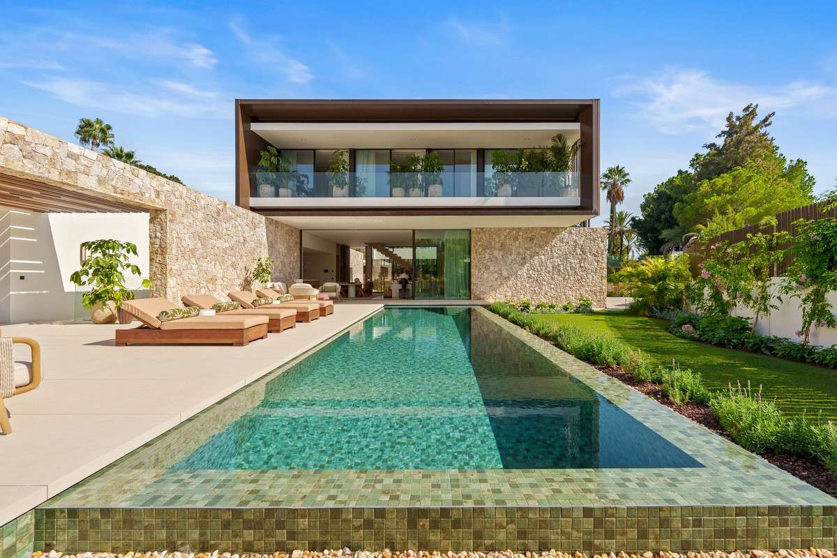 5-bed Villa in Marbella
