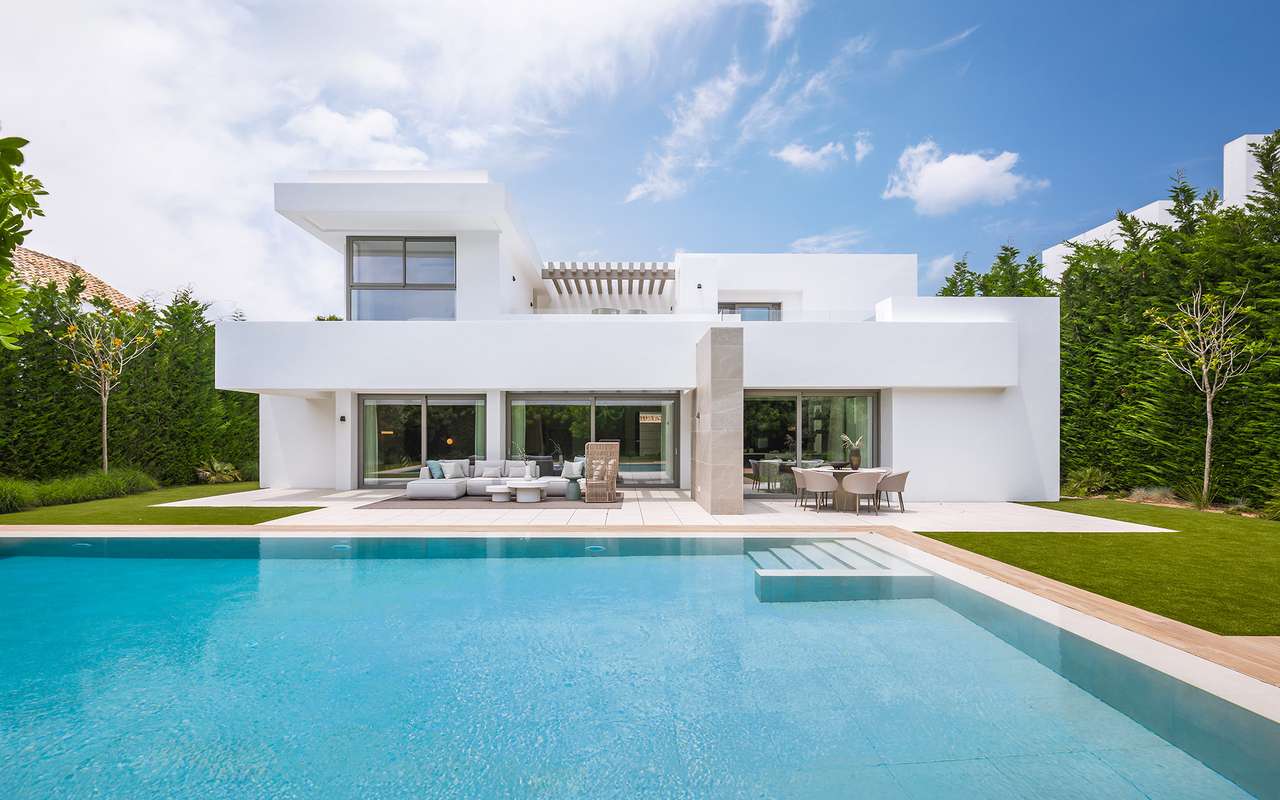 5-bed Villa in Estepona