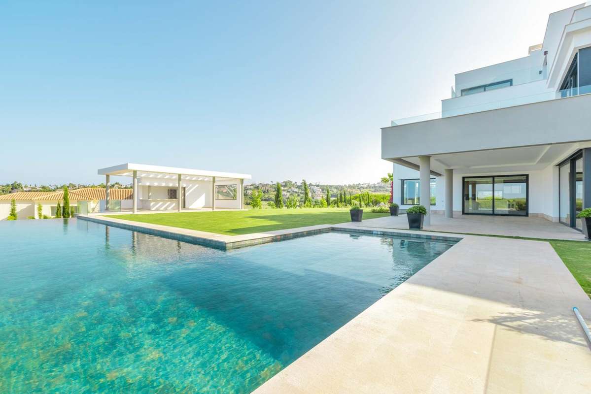 6-bed Villa in Sotogrande