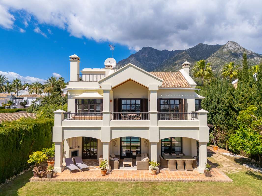 5-bed Villa in Marbella