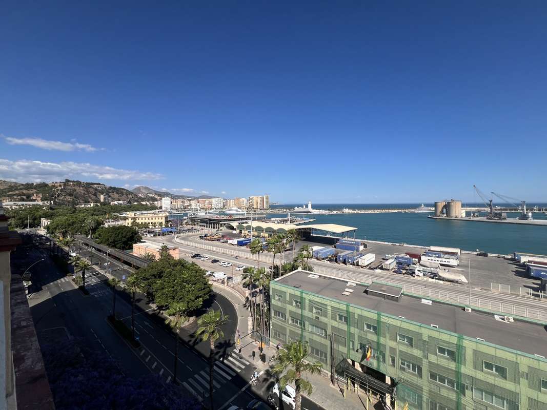 5-bed Apartment in Málaga