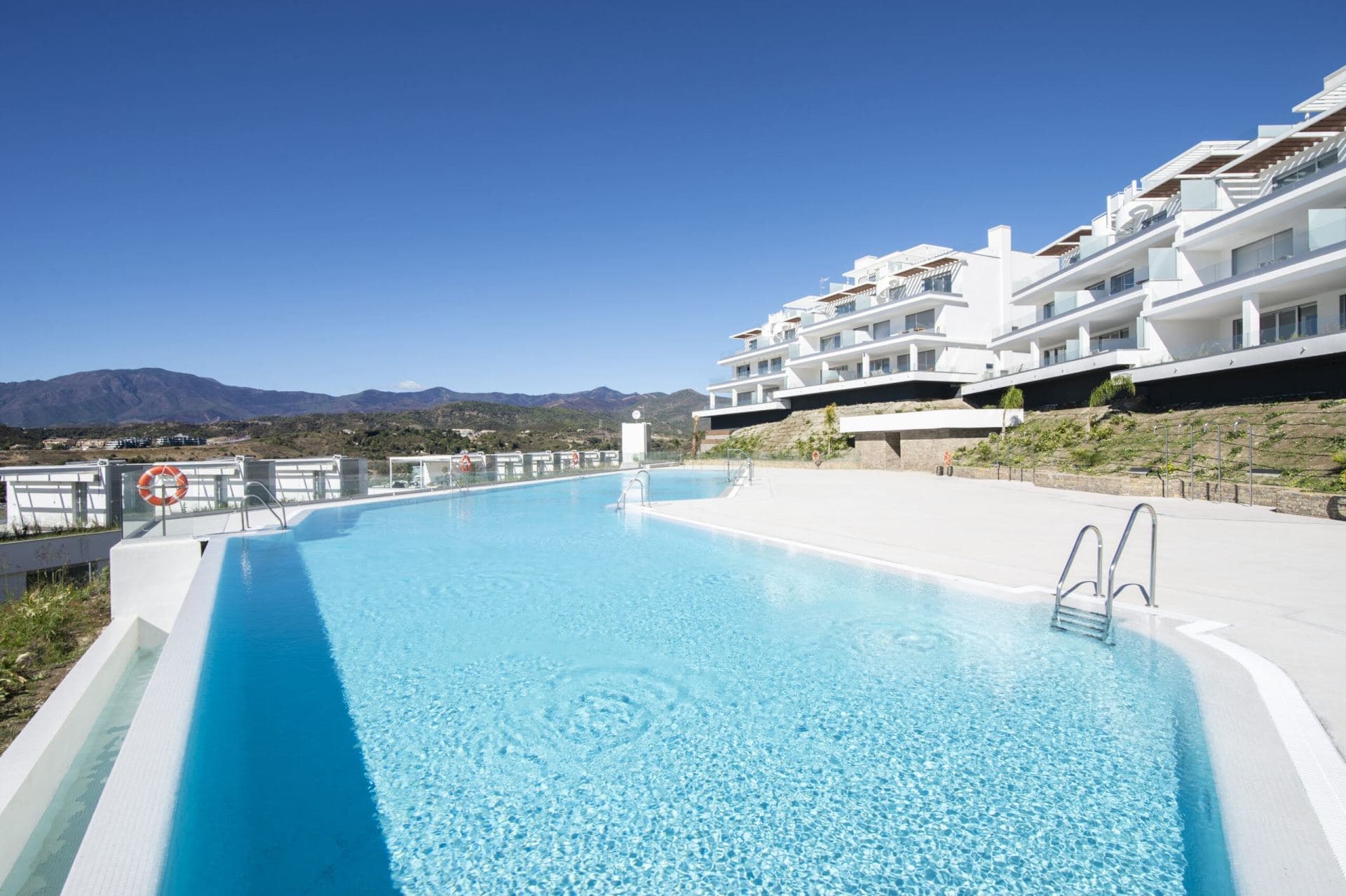 2-bed Apartment in Estepona