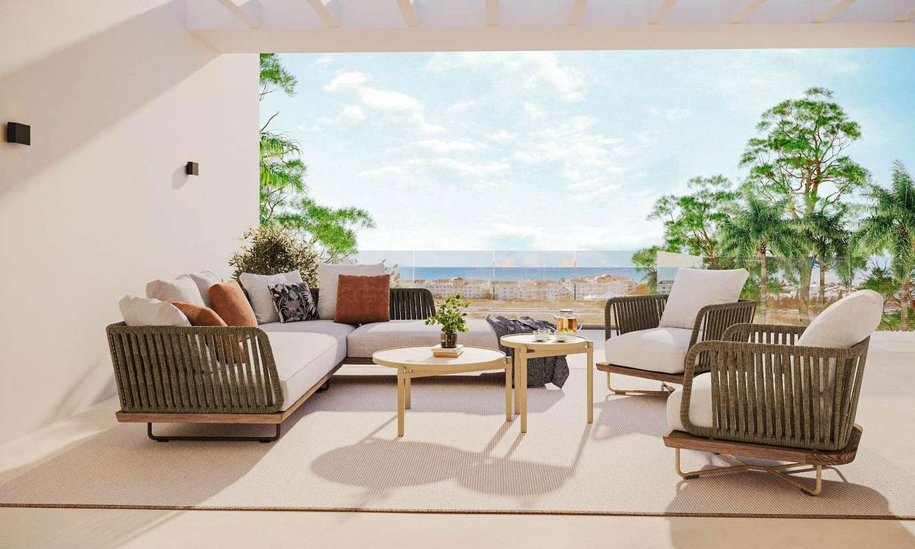 4-bed Apartment in Estepona