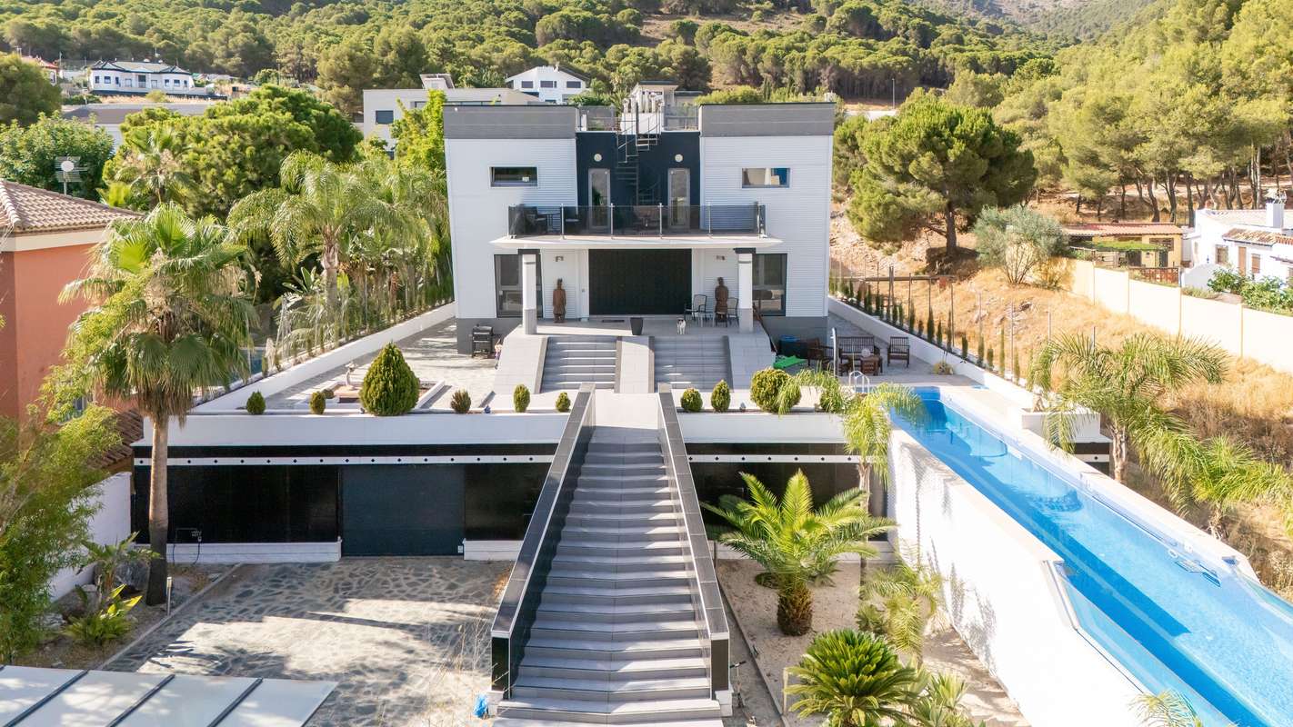 5-dorm. Villa en Pinos de Alhaurín