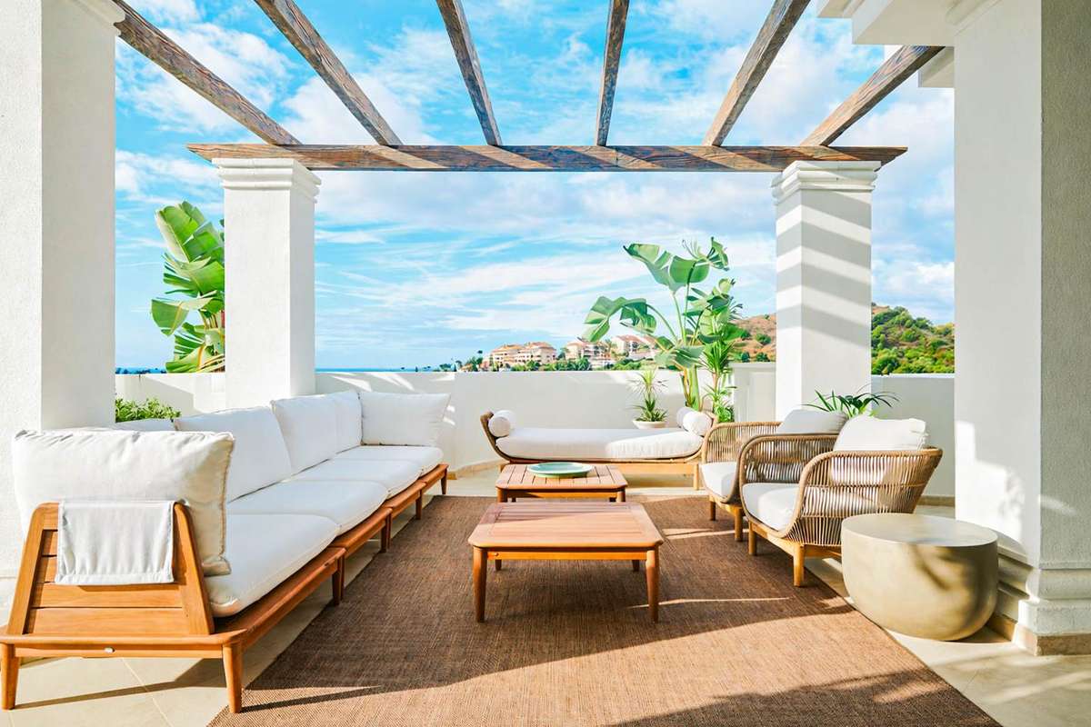 2-bed Apartment in Nueva Andalucía