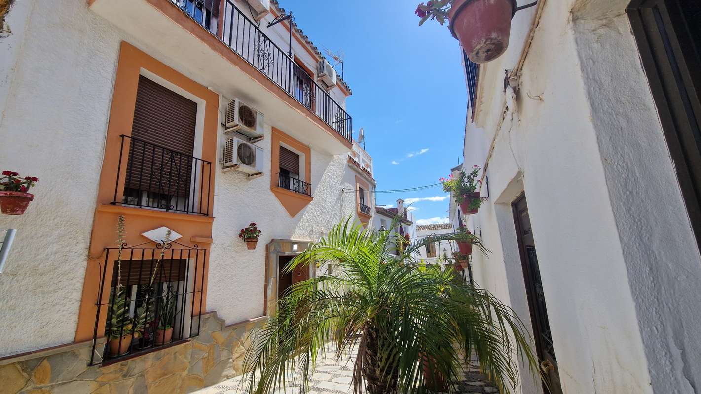 4-bed Villa in Estepona