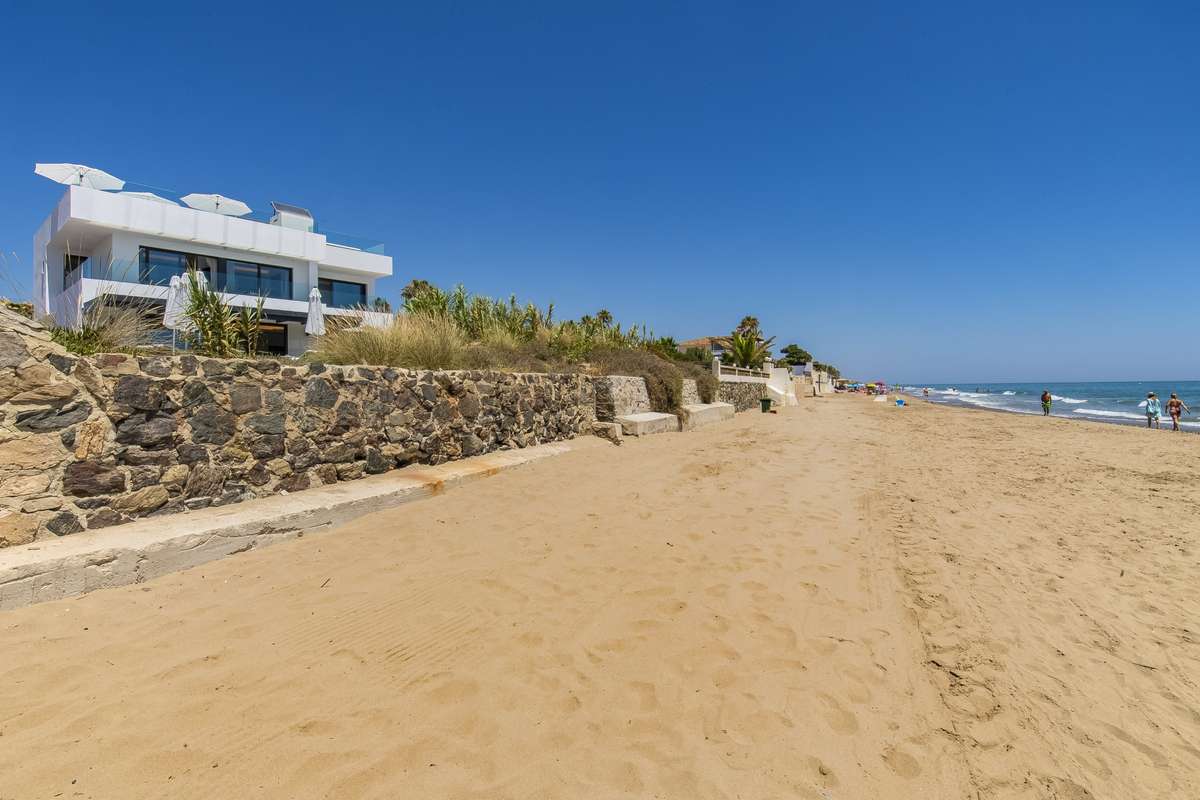 6-bed Villa in Marbella Este